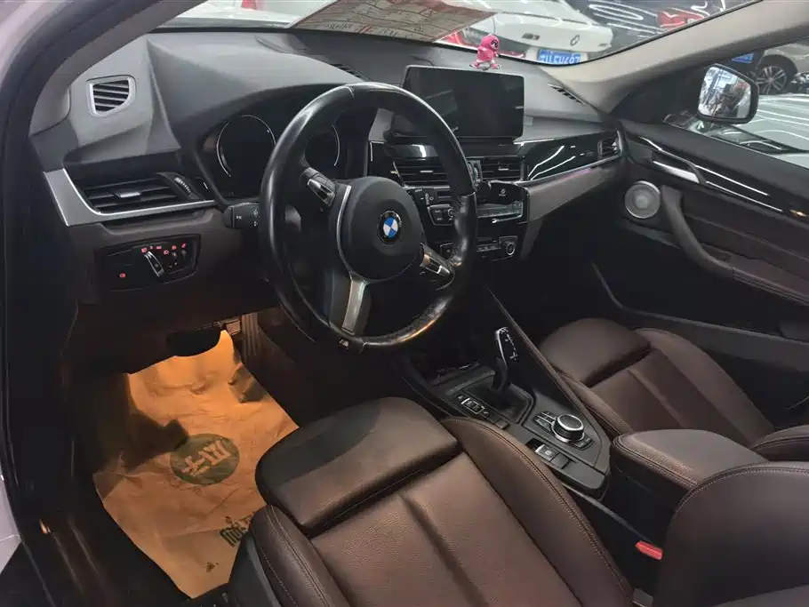 BMW X1 2022 sDrive25Li Leading фото 12