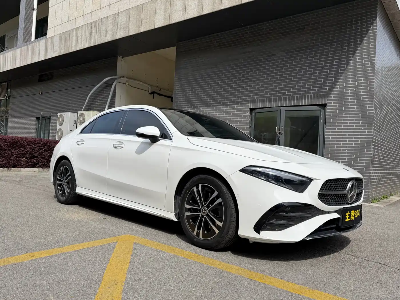 Mercedes-Benz A-Class 2023 A 200 L Dynamic фото 3