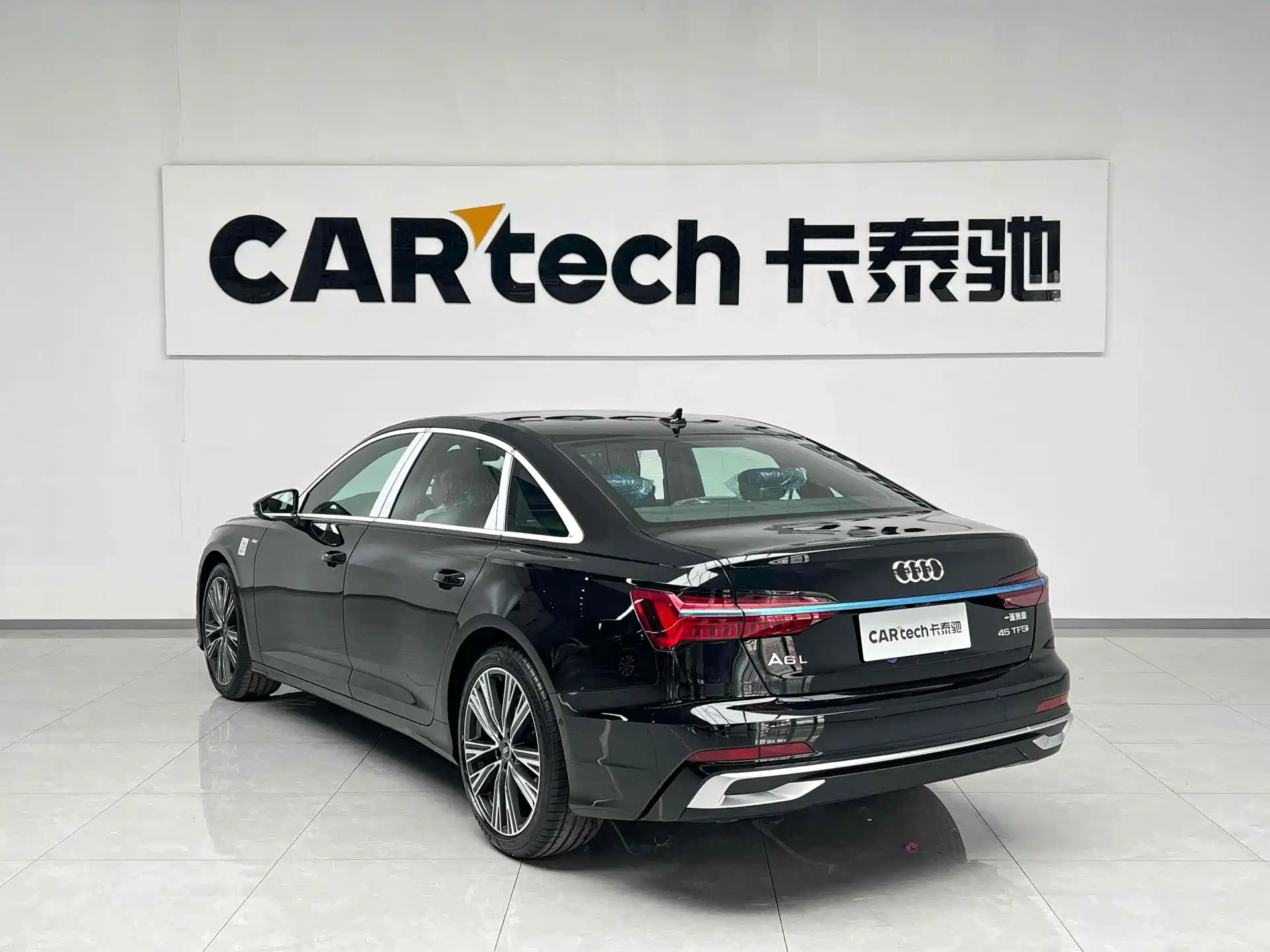Фото 2 - Audi A6L