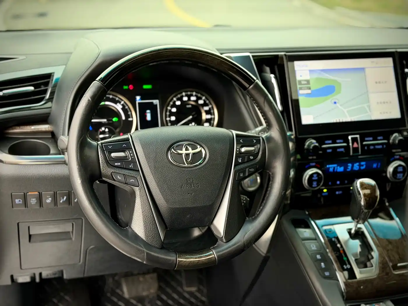 Toyota Vellfire 2021 Crown Hybrid 2.5L HV Supreme Edition фото 13