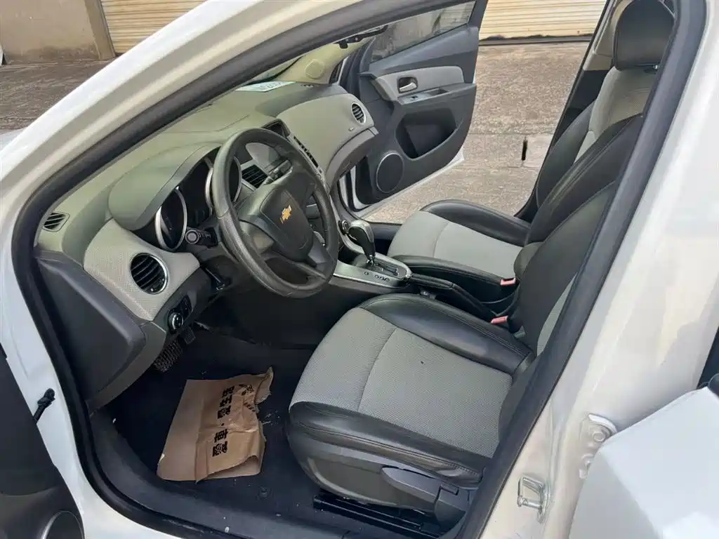 Chevrolet Cruze 2013 Model 1.6L SE AT фото 8