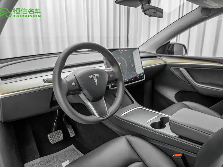 Фото 12 - Tesla Model Y