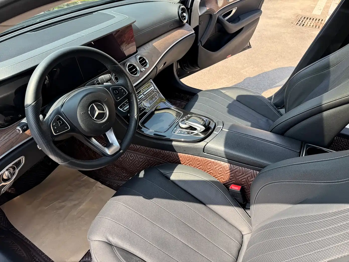 Mercedes-Benz E-Class 2016 E 300 L Fashion Type фото 12