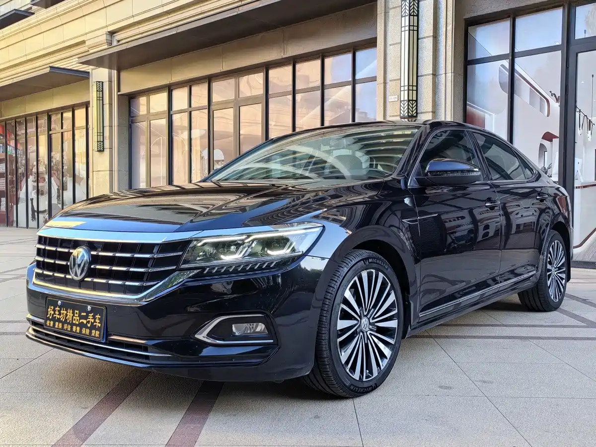Photo 1 - Volkswagen Passat