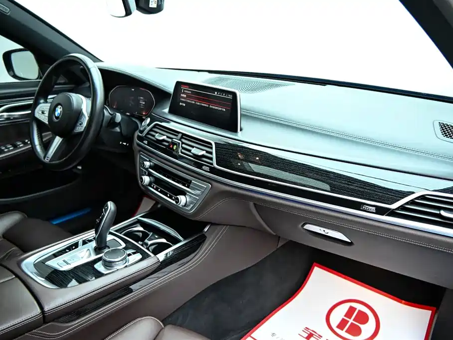 BMW 7 Series 2019 Facelift 730Li M Sport Package фото 15