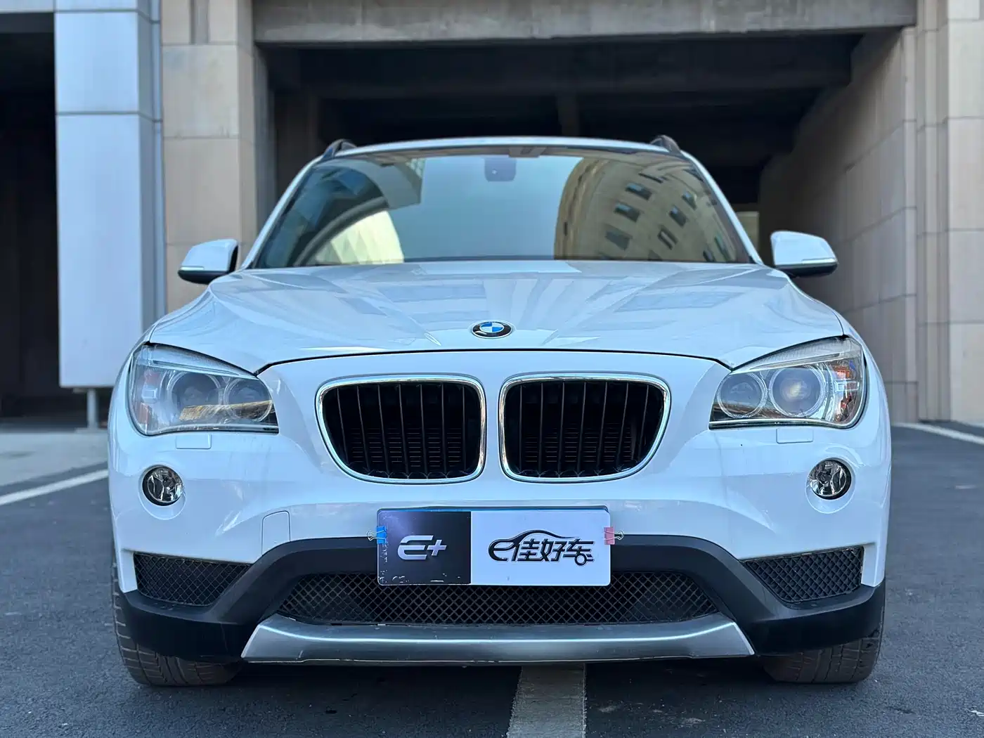 BMW X1 (Import) 2012 sDrive18i Luxury фото 2