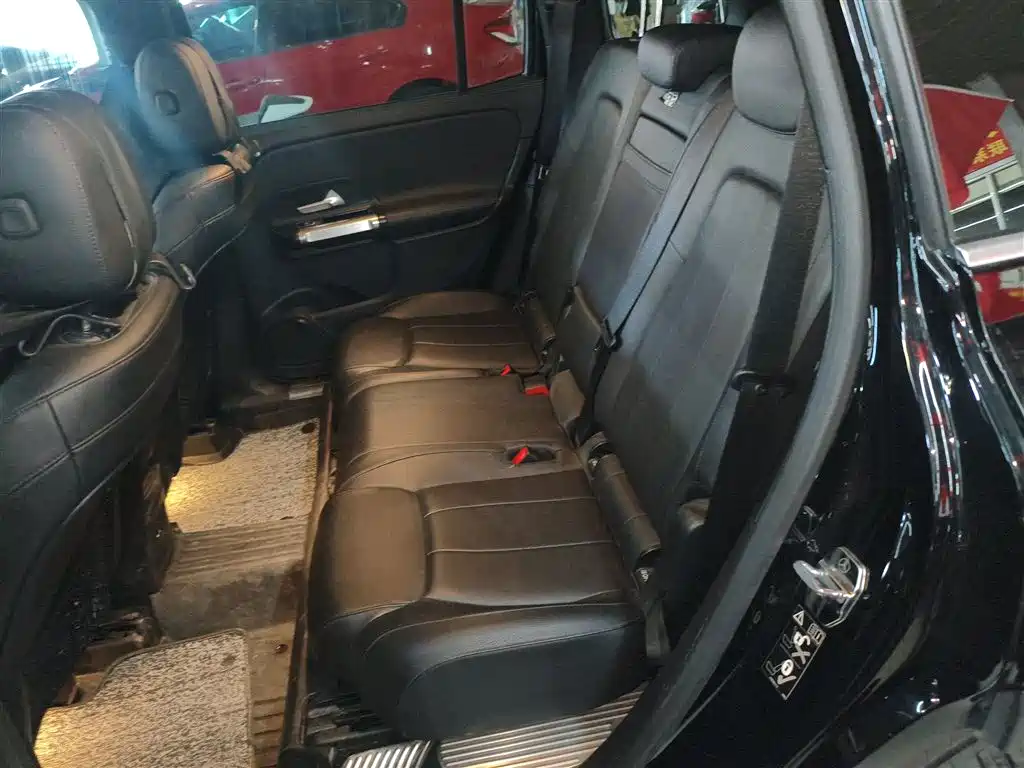 MERCEDES-BENZ GLB
