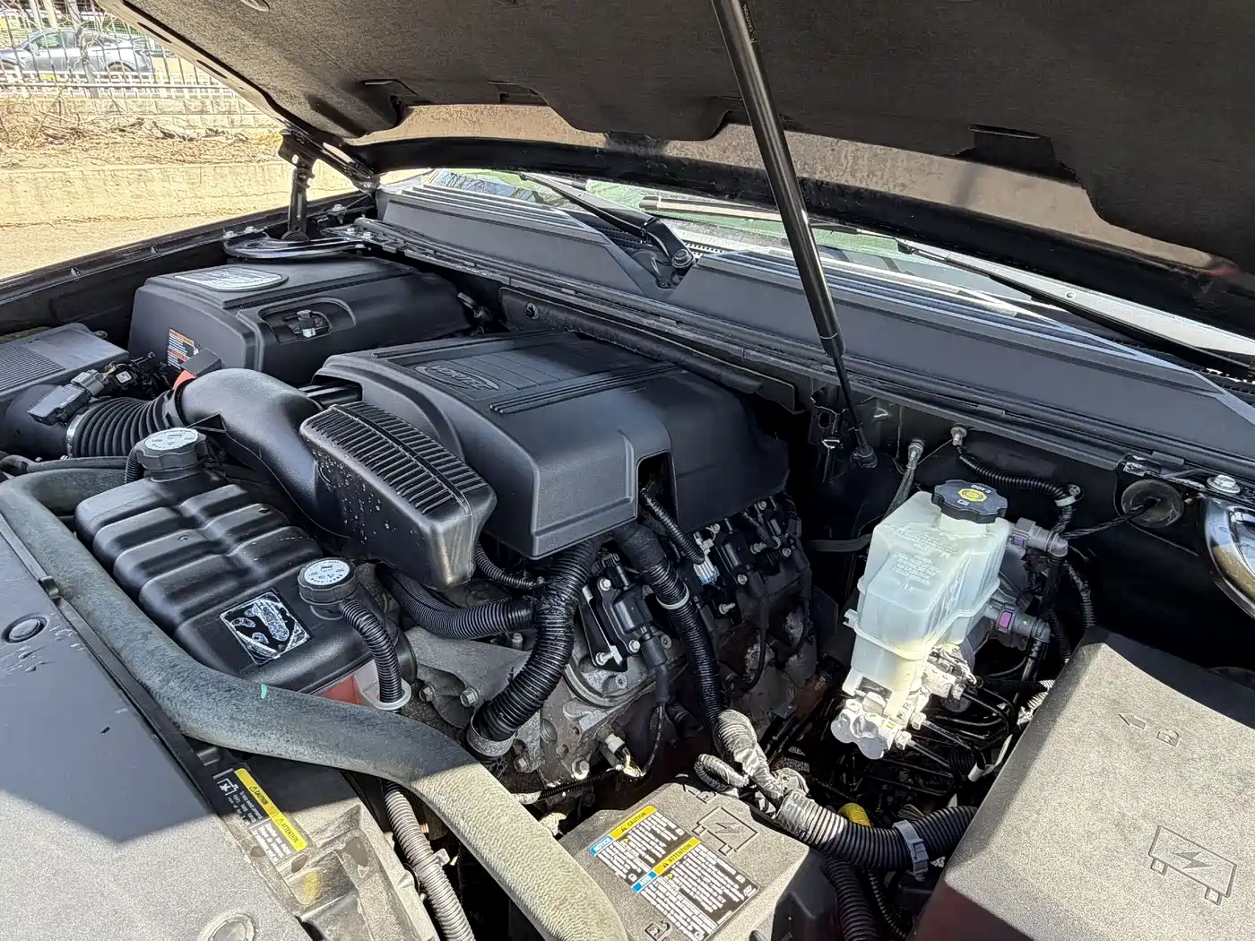 Cadillac Escalade 2010 6.0 Hybrid фото 11
