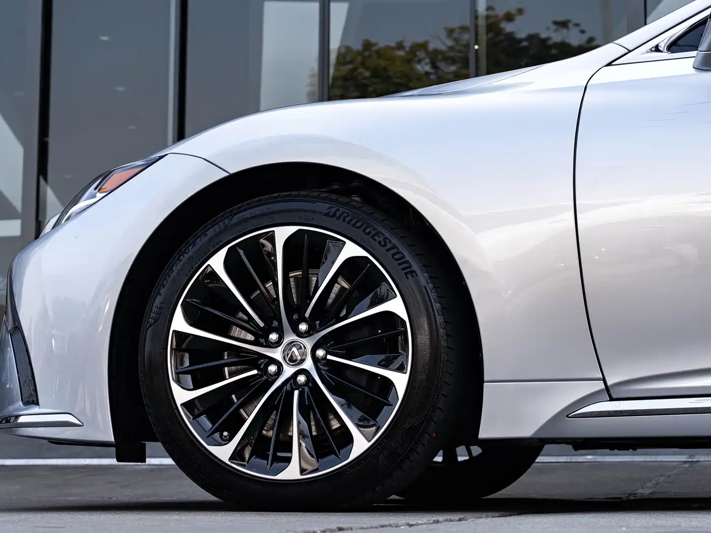 Lexus LS 2021 500h Executive Edition фото 8