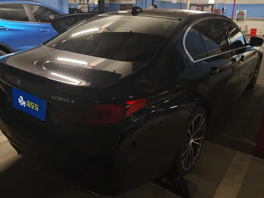 BMW 5 Series 2022 Facelift 530Li Leading M Sport Package фото 3