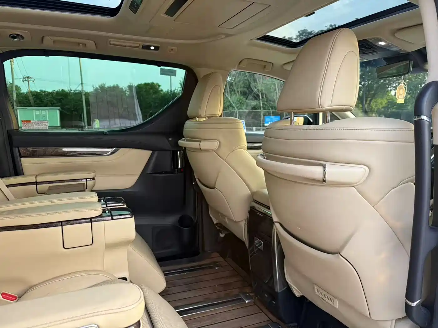 Toyota Alphard 2019 Hybrid 2.5L Premium Edition фото 15