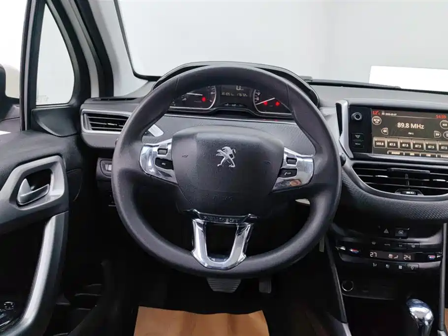 Peugeot 2008 2014 1.6L Automatic Fashion Edition фото 15