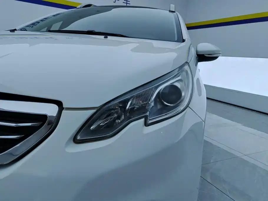 Peugeot 2008 2014 1.6L Automatic Fashion Edition фото 5