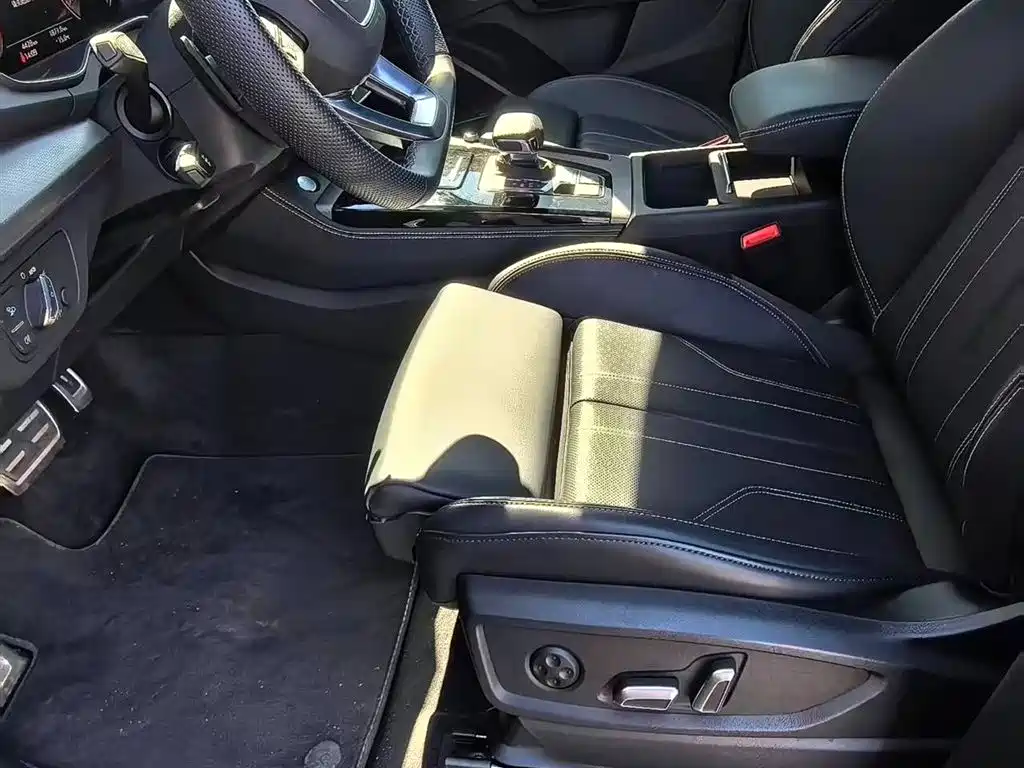 Audi Q5L 2025 45 TFSI Luxury Dynamic фото 7