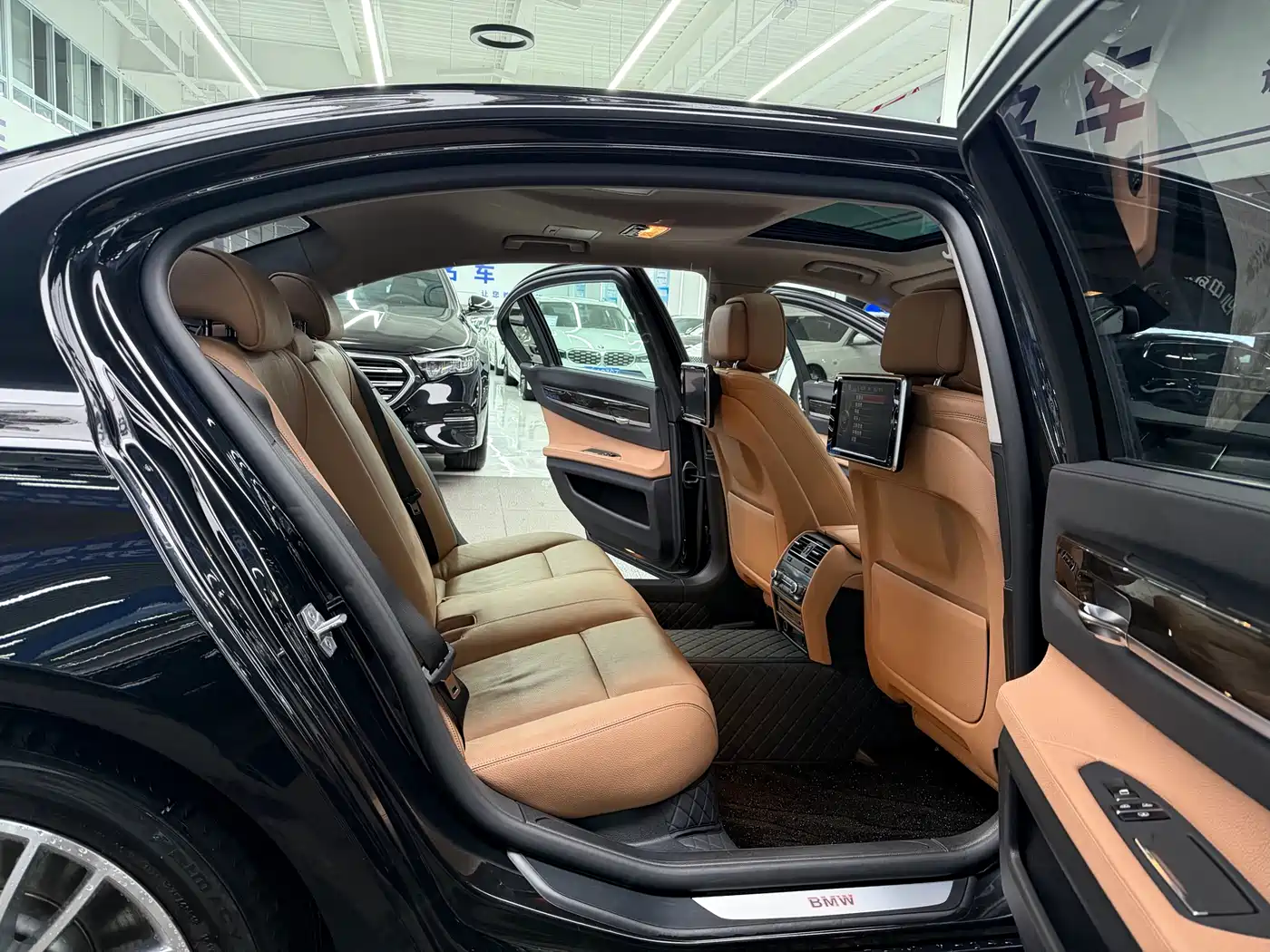 BMW 7 Series 2014 730Li Premium фото 20