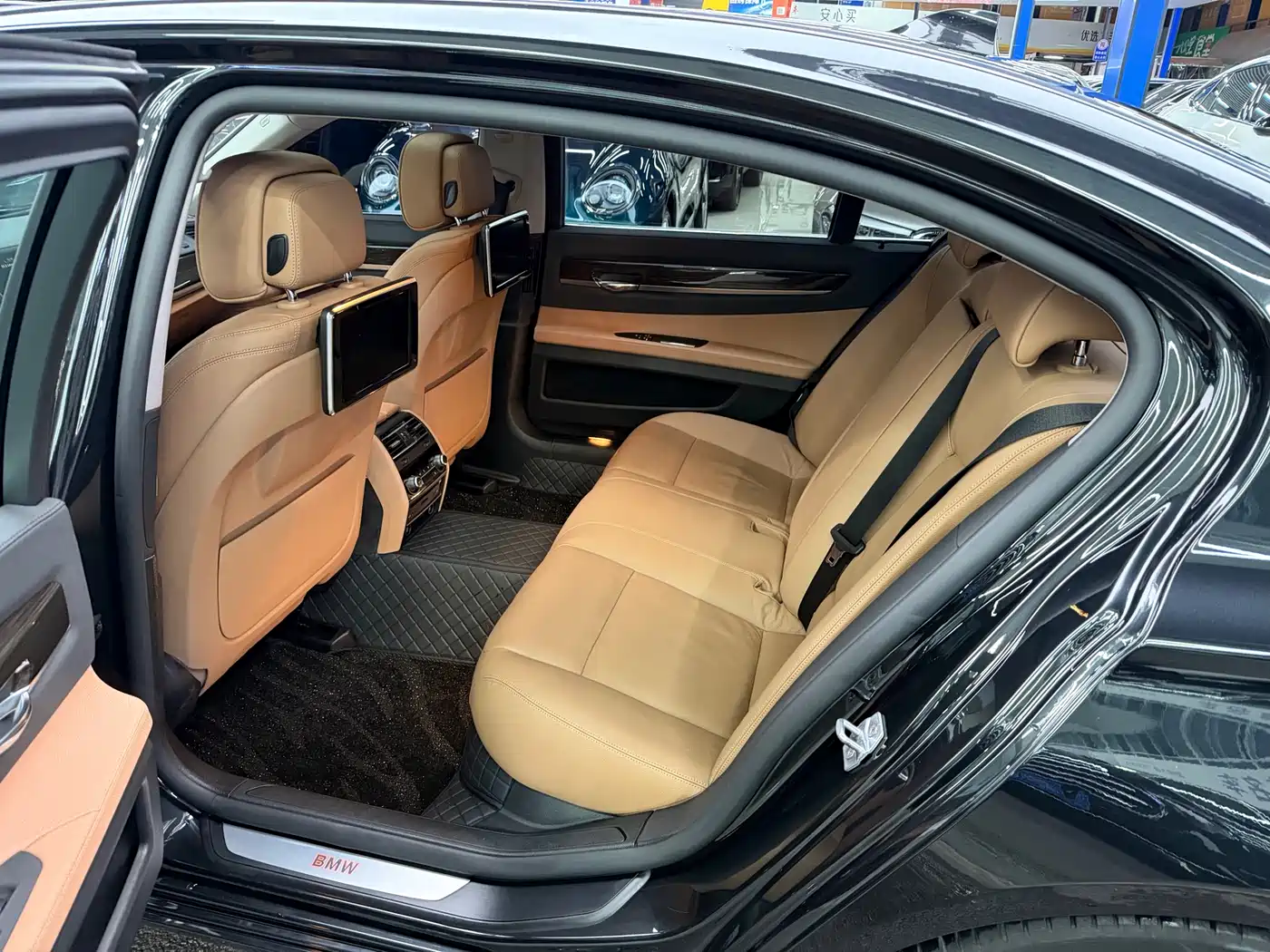 BMW 7 Series 2014 730Li Premium фото 9
