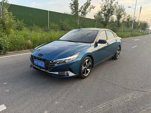 Hyundai Elantra 1.5L CVT LUX, Премиум