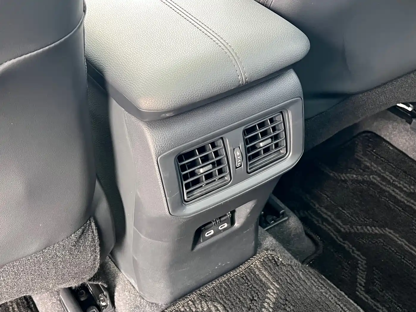 Toyota RAV4 Rongfang 2023 2.0L CVT FWD Style Plus Edition фото 15