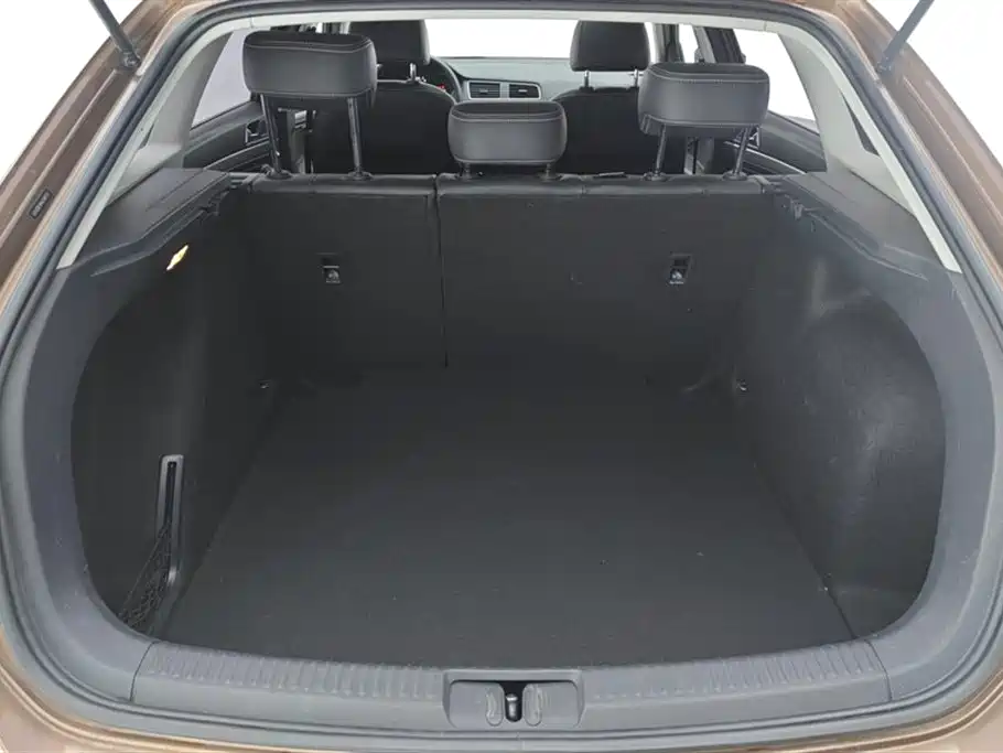 Volkswagen Lavida Tour 2017 180TSI DSG Comfort Edition фото 4