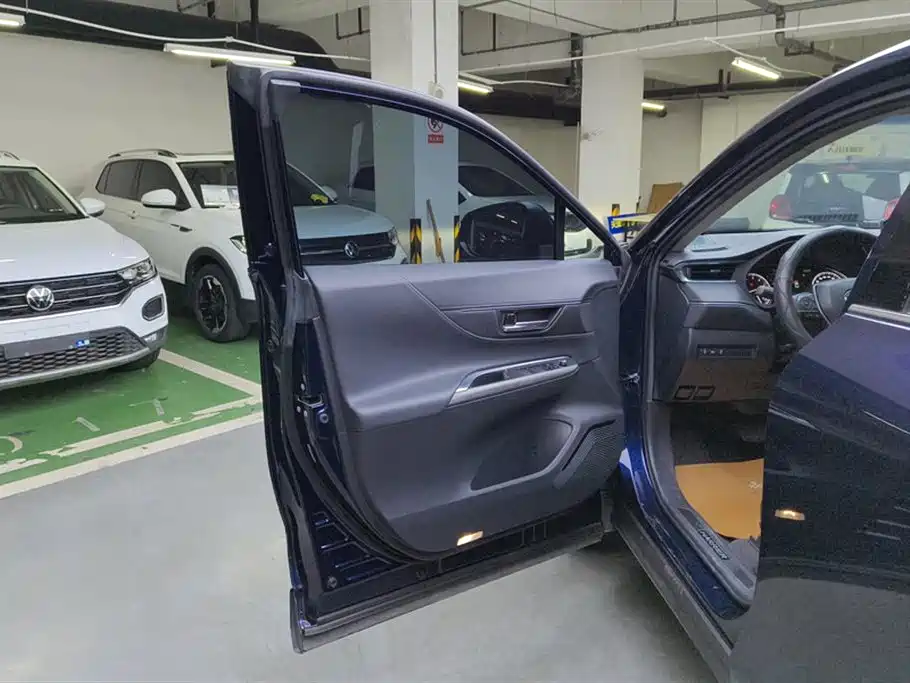 Toyota Lingfang HARRIER 2022 2.0L CVT 2WD Luxury Edition фото 7