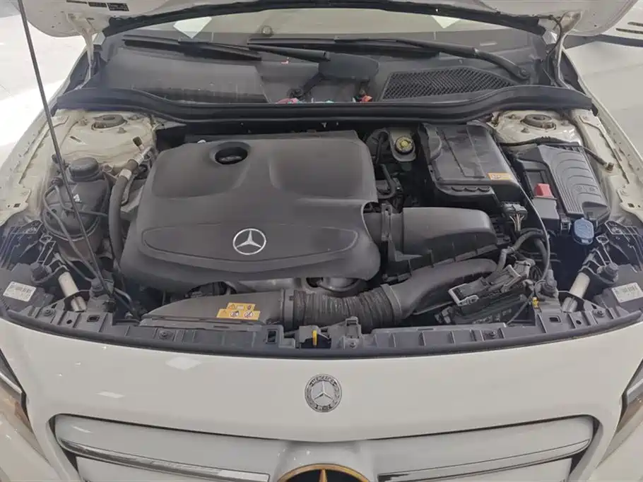 Mercedes-Benz GLA 2015 GLA 200 Dynamic фото 10