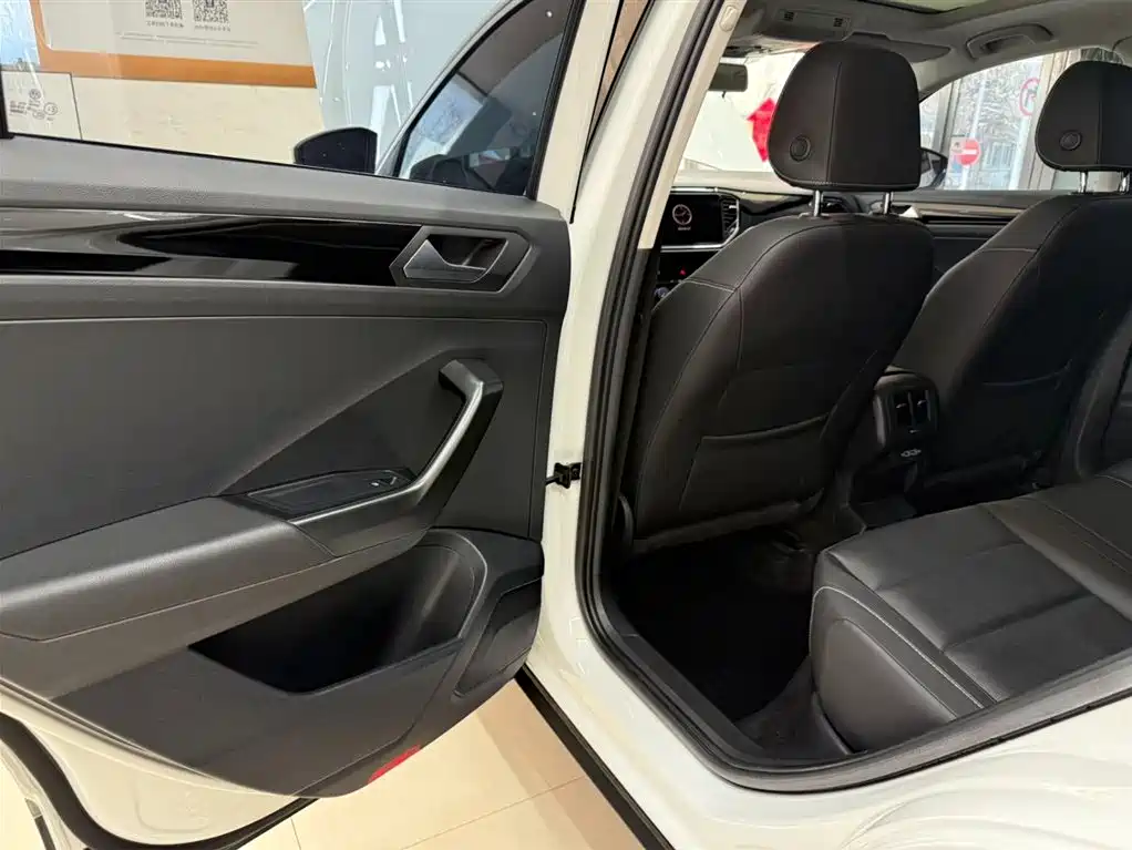 Volkswagen T-ROC 2022 280TSI DSG 2WD Comfort PLUS фото 21