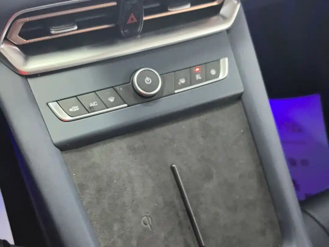 WEI PAI WEI BRAND LATTE DHT PHEV