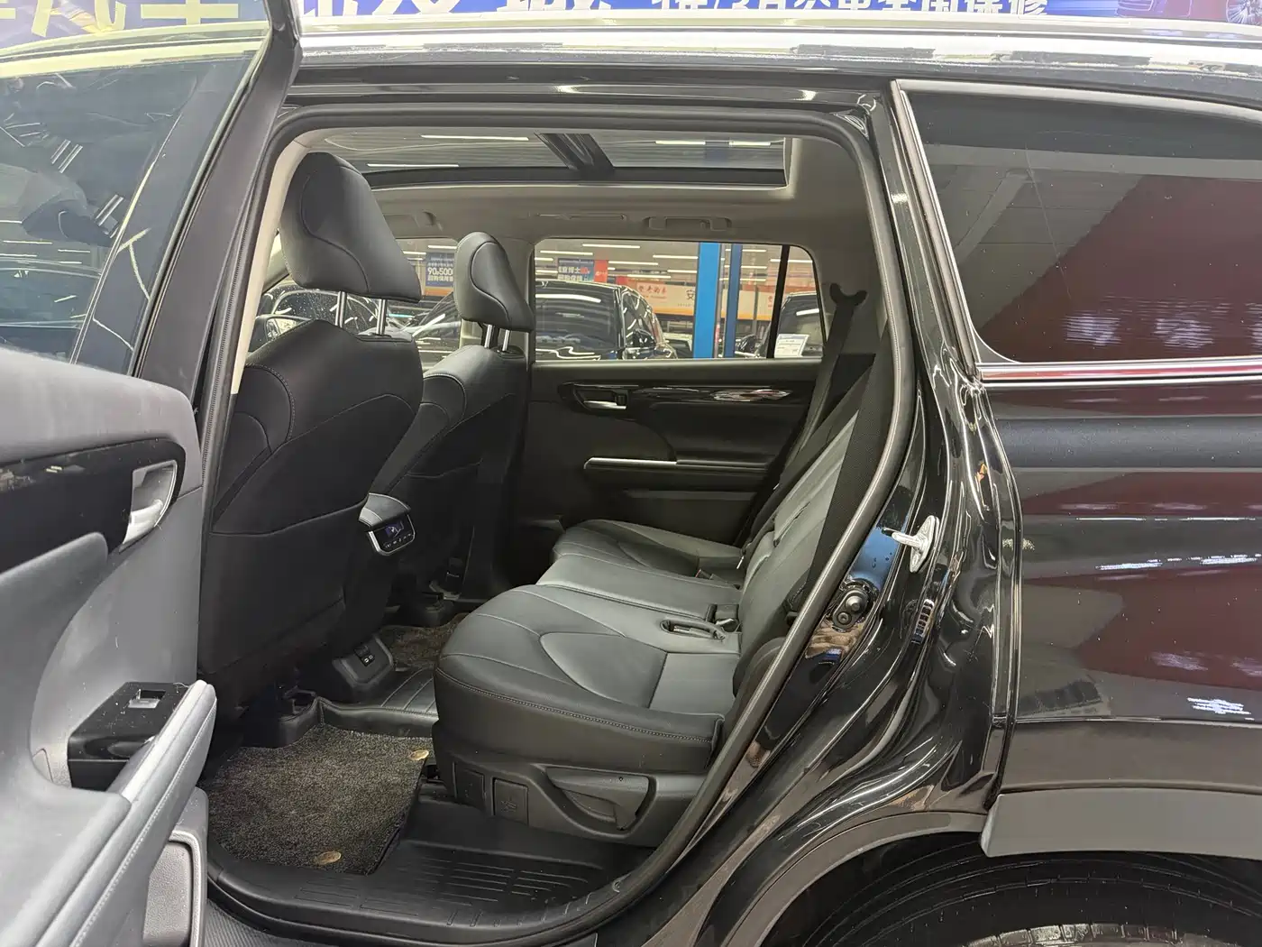 Toyota Highlander 2022 380T 4WD Luxury 7-Seater фото 8