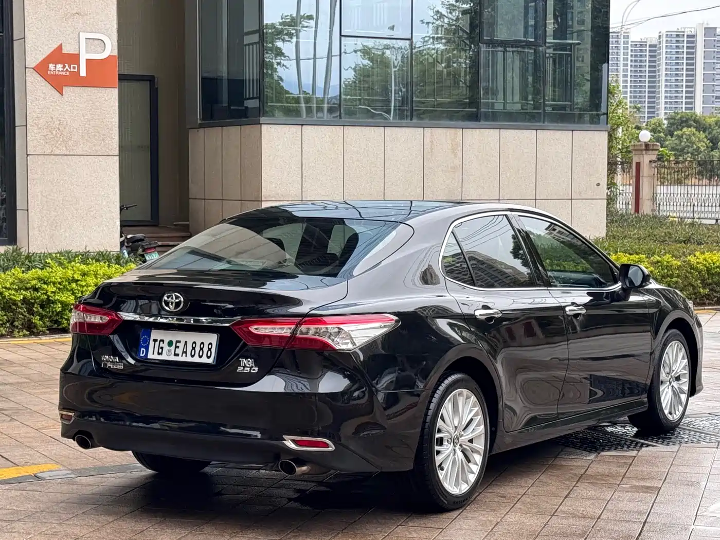 Toyota Camry 2018 2.5G Luxury Edition фото 6