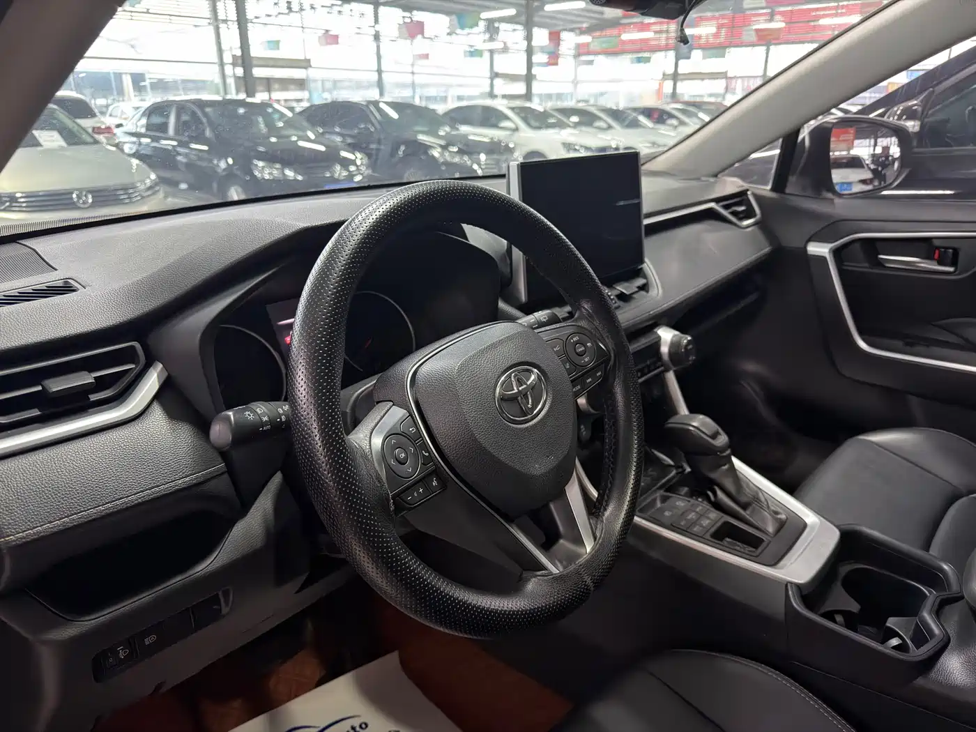 Toyota Wildlander 2020 2.0L CVT AWD Luxury Edition фото 4