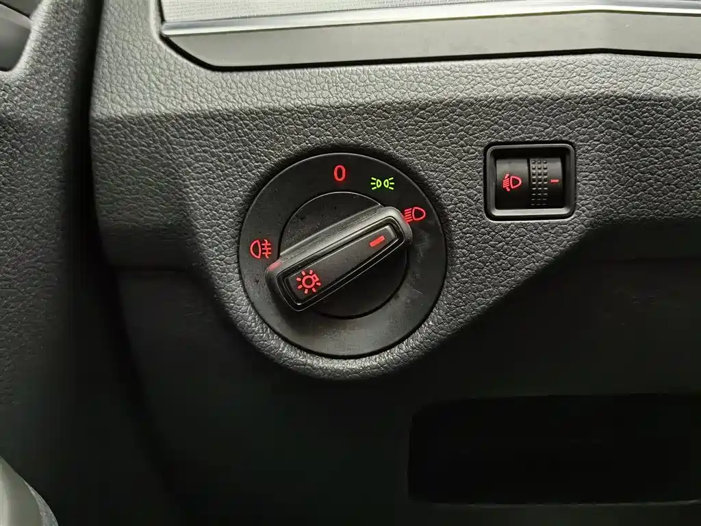 Volkswagen Bora 2019 Bora Legend 1.5L Manual Leading China VI фото 21