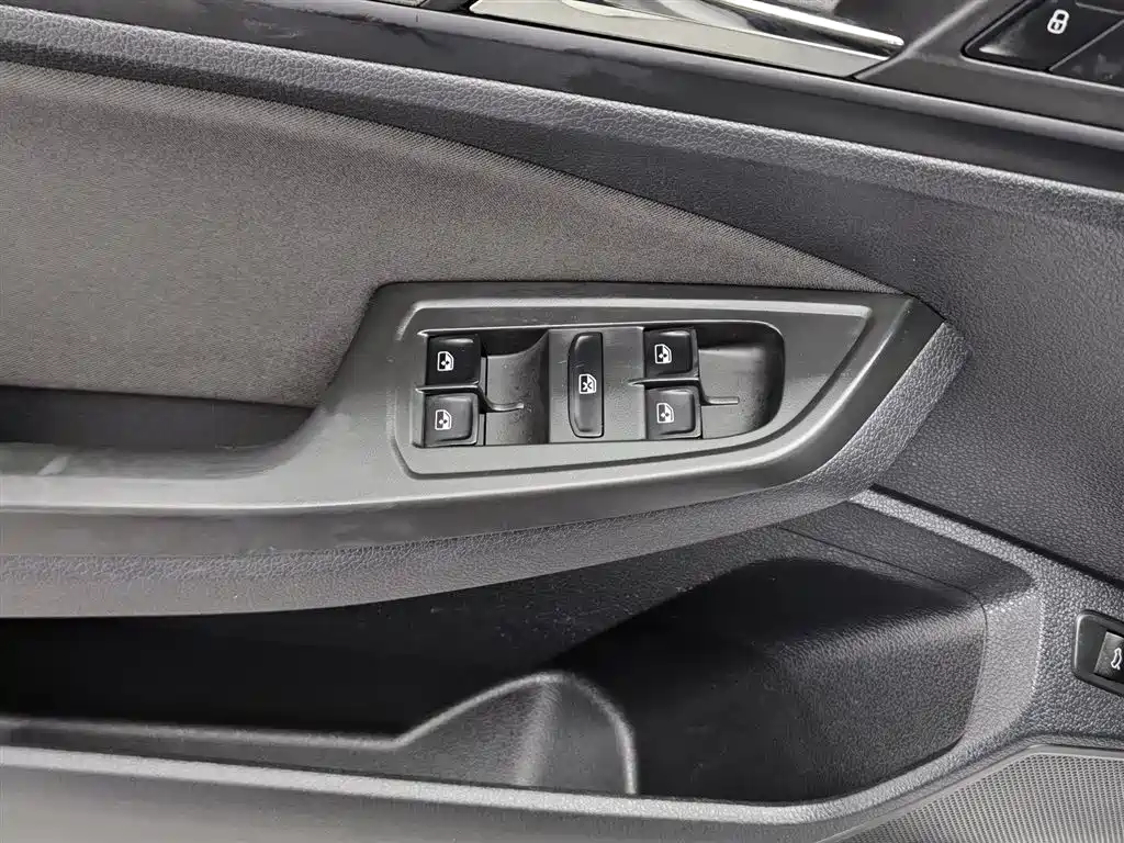 Volkswagen Bora 2019 Bora Legend 1.5L Manual Leading China VI фото 9