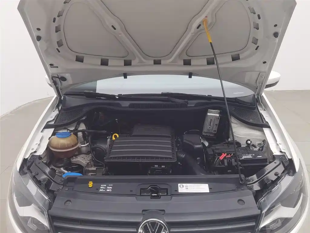 Volkswagen Polo 2016 1.4L Automatic Trend фото 6