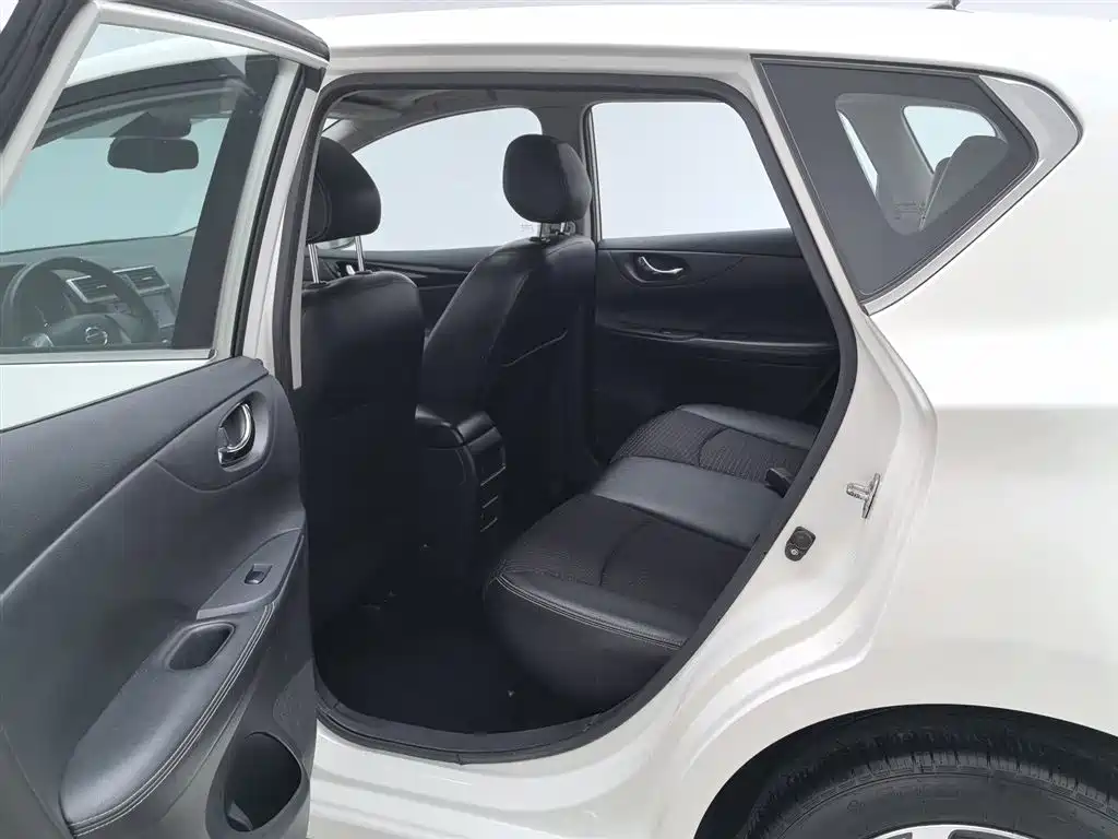 Nissan Tiida 2016 1.6L CVT Smart Edition фото 15