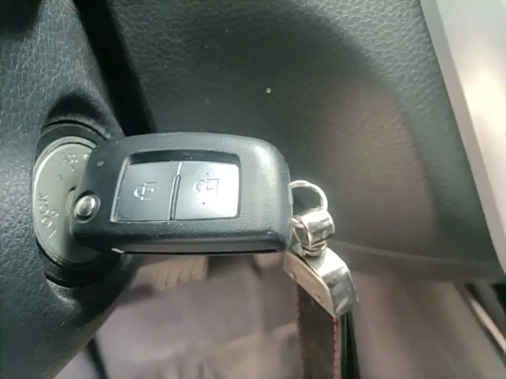صورة 9 - Nissan Tiida
