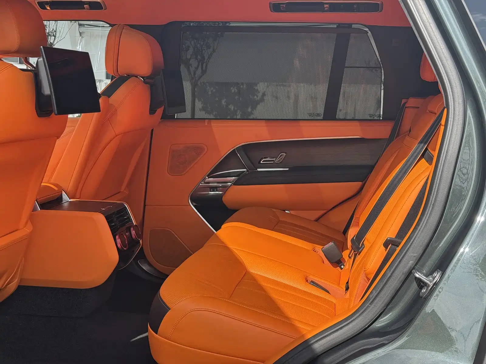 Photo 13 - Land Rover Range Rover