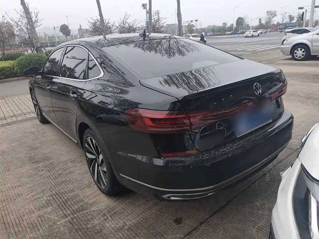 Volkswagen Passat 2023 Facelift 330TSI Starlight Elite Edition фото 5