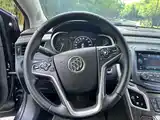 Photo 11 - Buick LaCrosse
