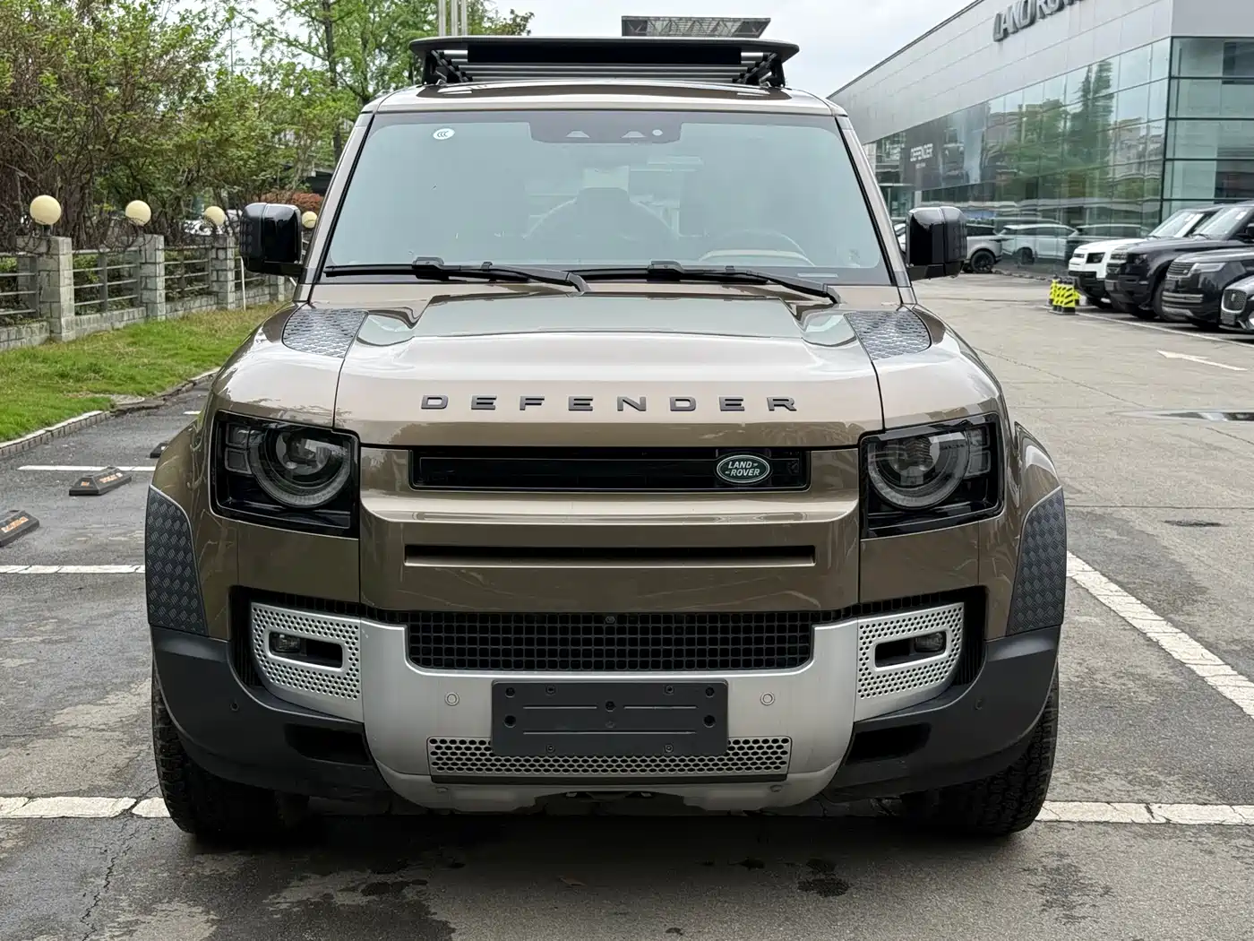 Land Rover Defender 2024 110 3.0T P400 Dark Special Edition фото 2
