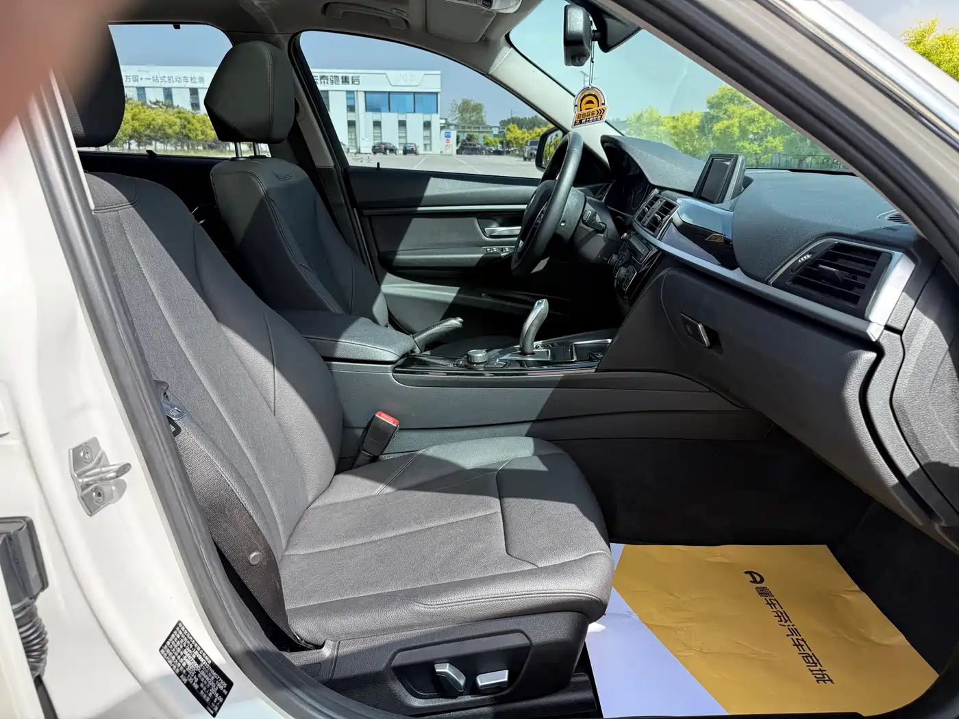 BMW 3 Series 2017 320Li Fashion фото 28