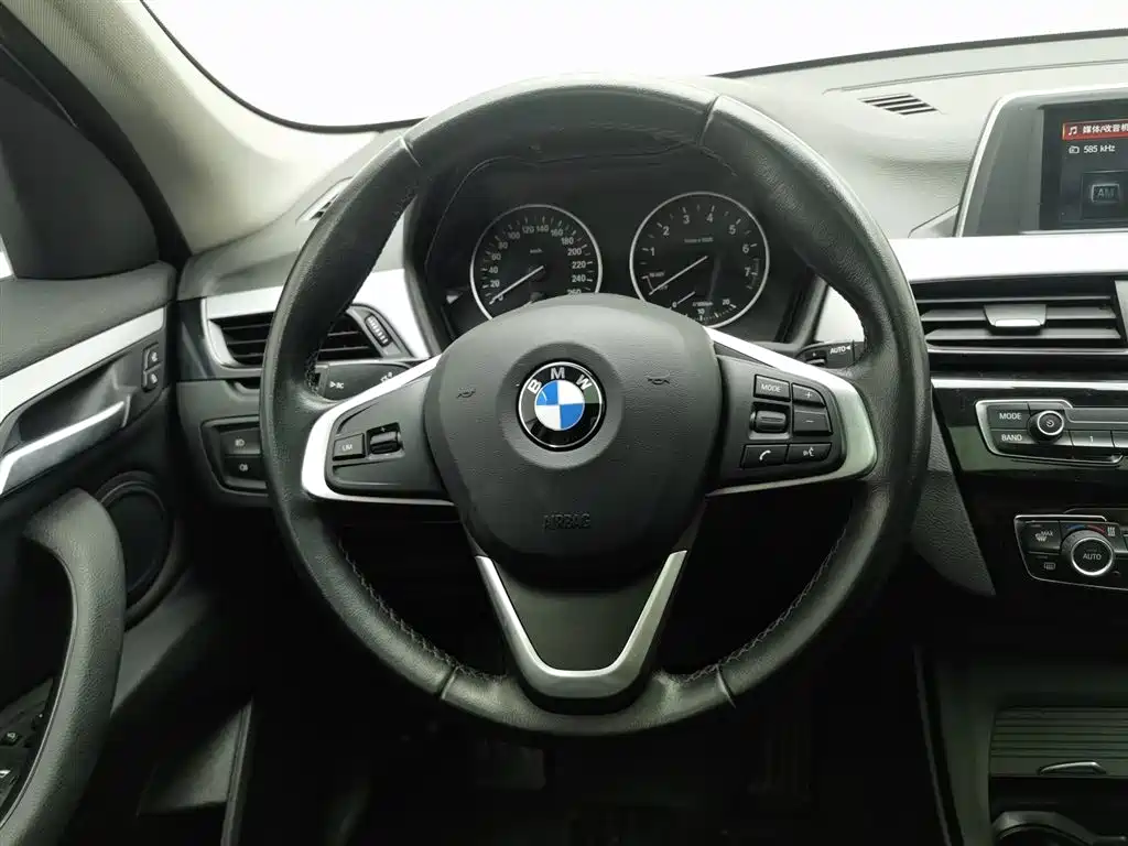BMW X1 2018 sDrive18Li Fashion Model фото 11