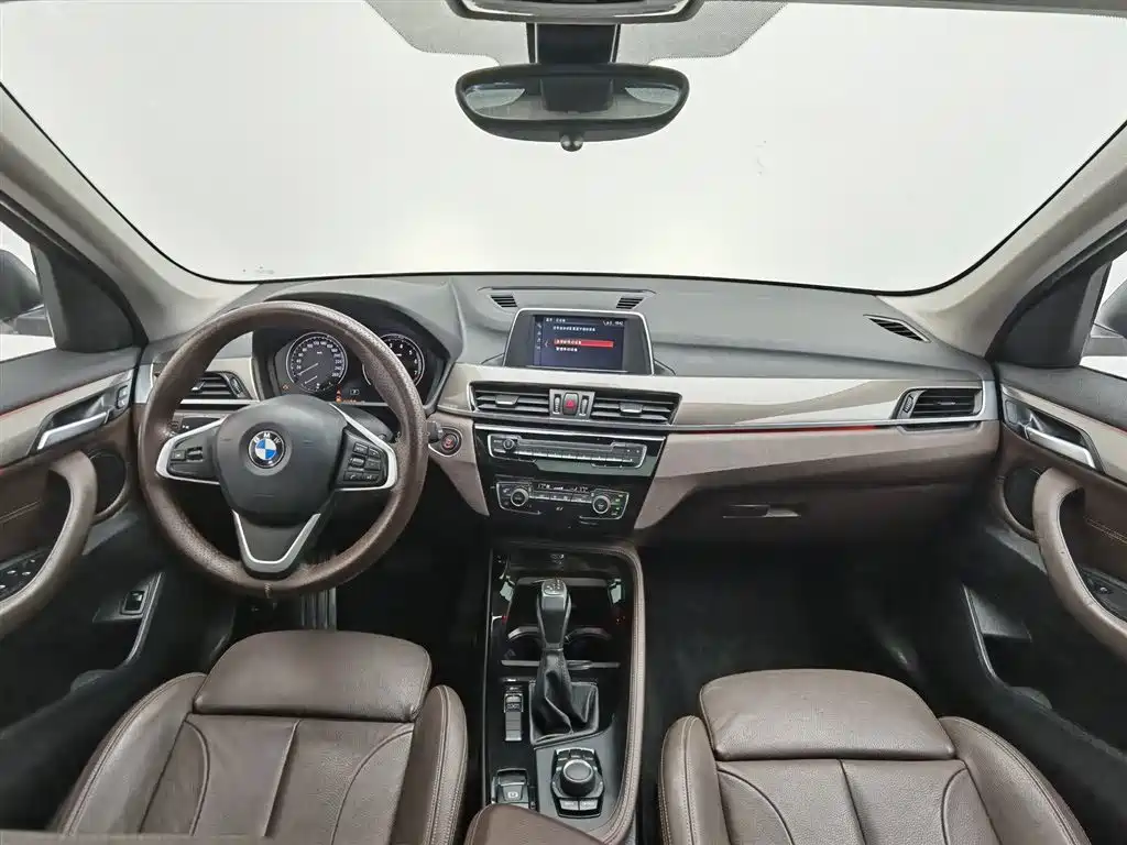 BMW X1 2019 sDrive18Li Premium Model фото 5