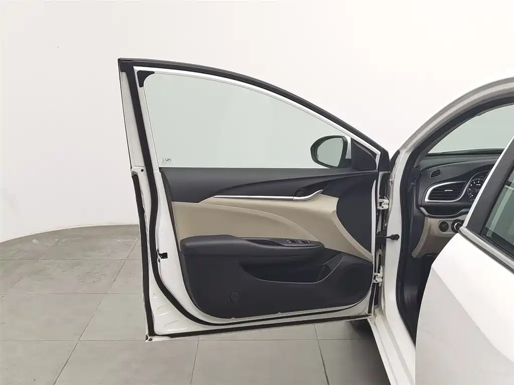 Buick Excelle 2018 15T Manual Elite (China V) фото 8