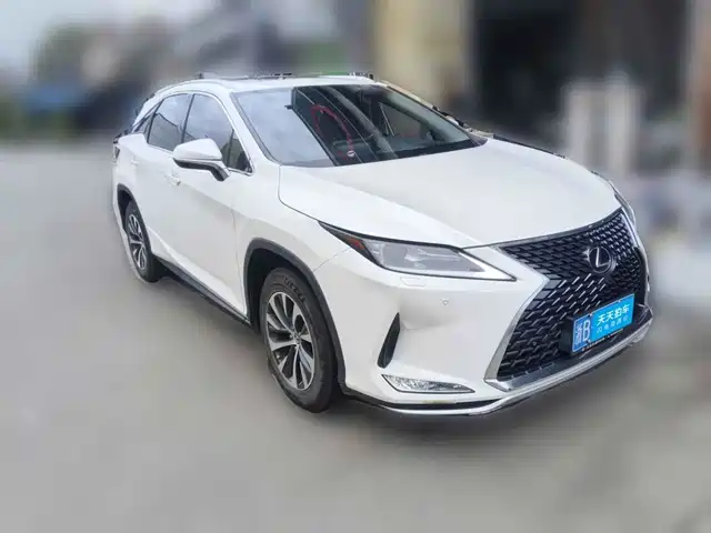 Lexus RX 2020 Facelift 300 2WD Elite Edition — фото 3