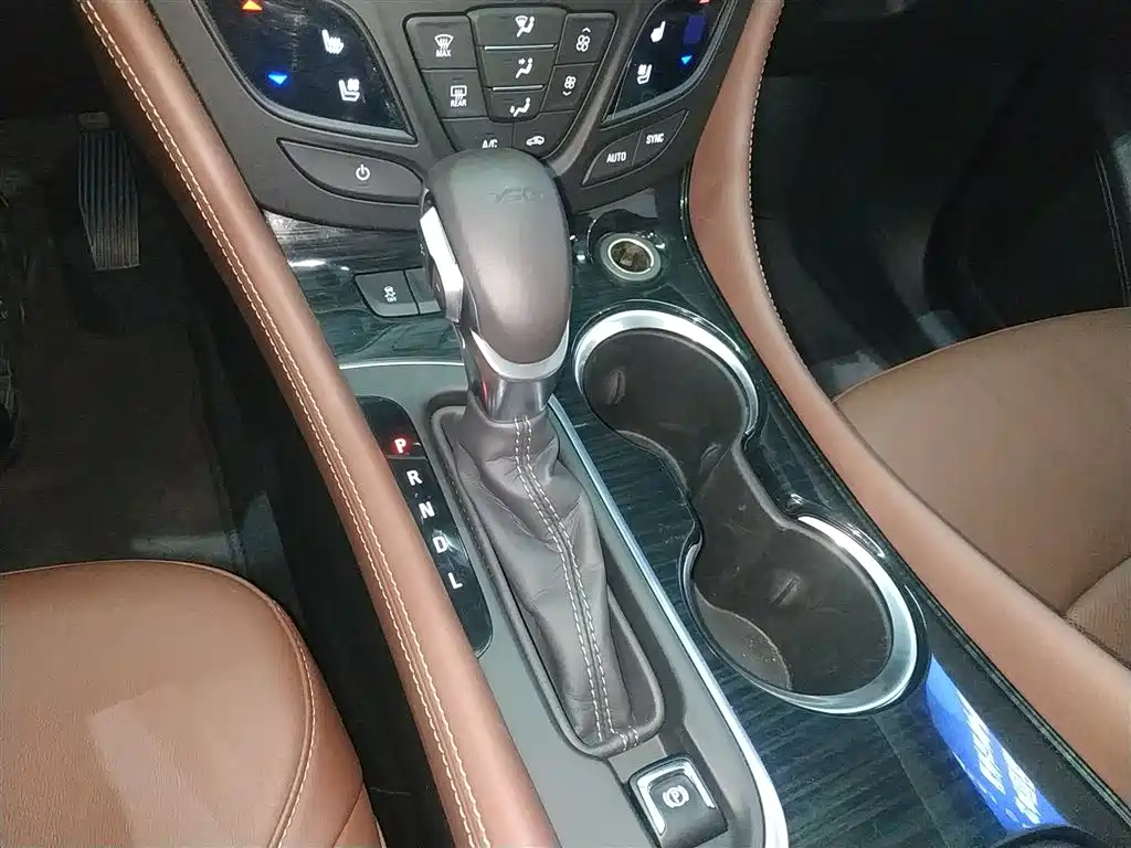 Buick Envision Plus 2020 20T FWD Luxury фото 14