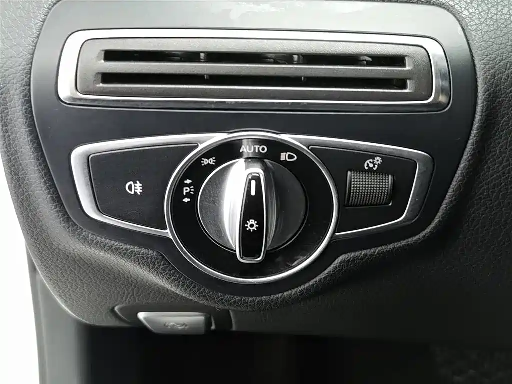 Mercedes-Benz C-Class (Import) 2015 C 200 Estate фото 21