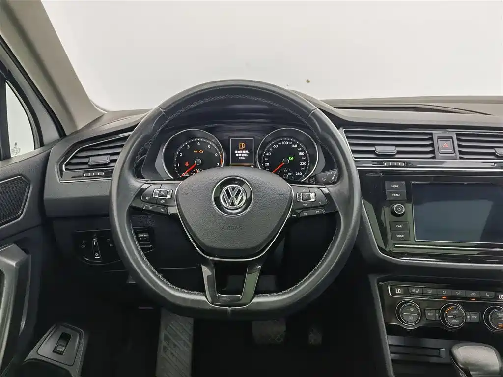 Volkswagen Tiguan L 2019 330TSI Auto 2WD Smart Luxury Edition China V фото 11