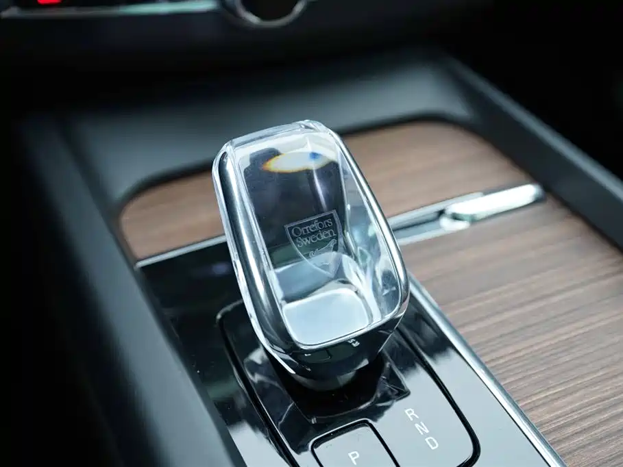 VOLVO XC60 PLUG-IN HYBRID