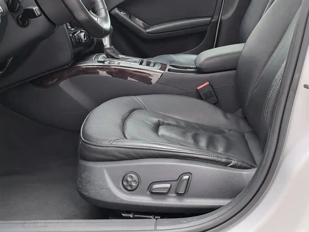 Audi A4L 2013 35 TFSI Automatic Comfort фото 20