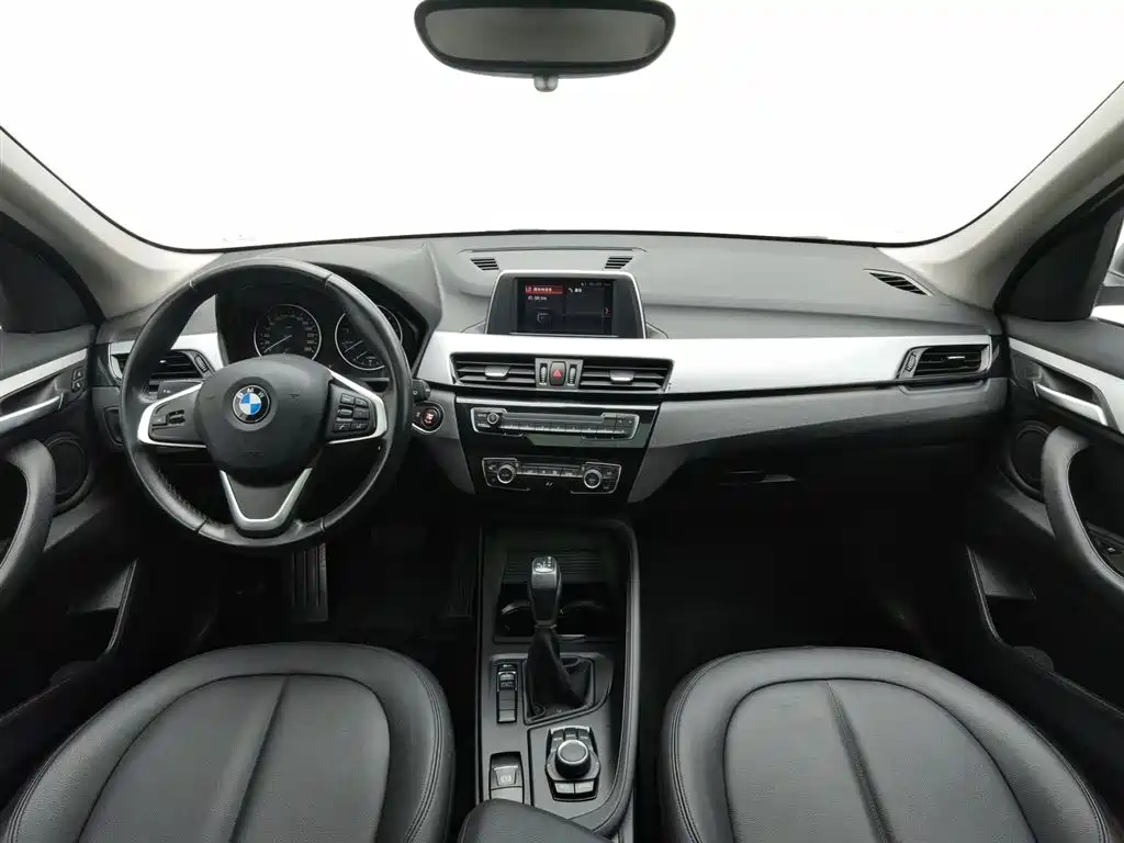 BMW X1 2018 sDrive18Li Fashion Model фото 5